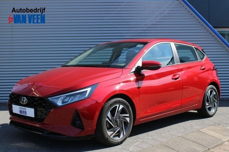 Rood Gebruikt 2024 Hyundai i20 Comfort Hatchback | € 20.190 (Eerlijke prijs) - Afbeelding 1/4