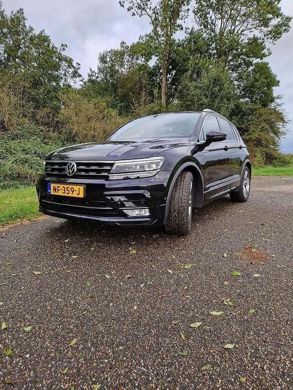 Zwart Occasion 2017 VW Tiguan SUV | € 20.000 (Super prijs) - Afbeelding 1/4