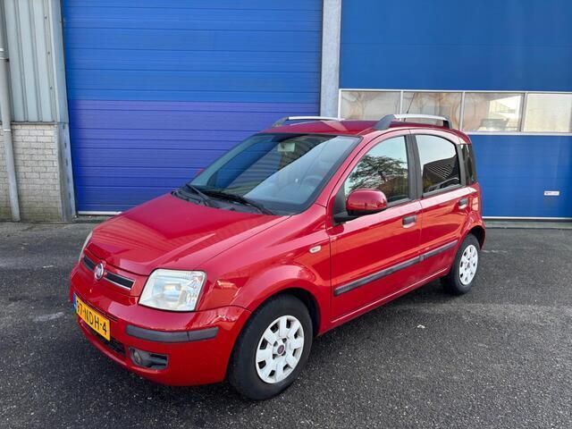 Rood Gebruikt 2010 Fiat Panda Emotion Hatchback | € 3.450 (Eerlijke prijs) - Afbeelding 1/4