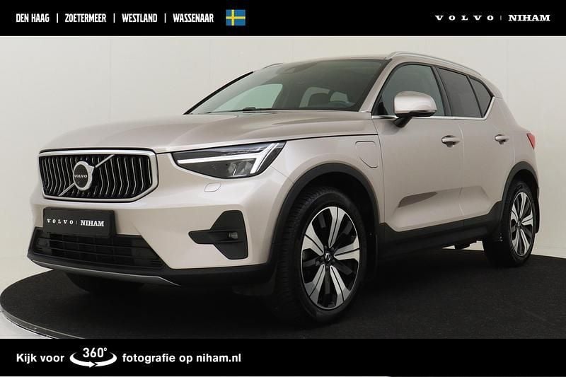 Roze Gebruikt 2023 Volvo XC40 Ultimate SUV | € 39.890 (Eerlijke prijs) - Afbeelding 1/4