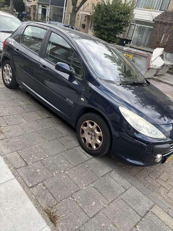 Zwart Gebruikt 2006 Peugeot 307 Hatchback | € 1.500 (Eerlijke prijs) - Afbeelding 1/4