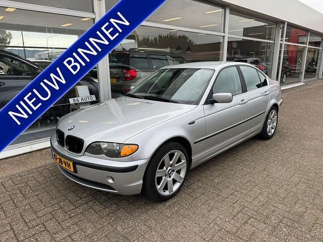 Grijs Gebruikt 2002 BMW 320 Executive Sedan | € 2.999 (Goede deal) - Afbeelding 1/4