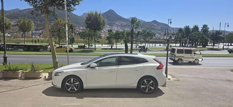 Occasion Volvo V40 152 PK (111 kW) 2020 Wit Hatchback