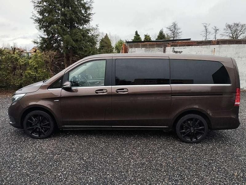 Bruin Gebruikt 2017 Mercedes V250 Avantgarde Edition MPV | € 29.995 (Goede deal) - Afbeelding 1/4
