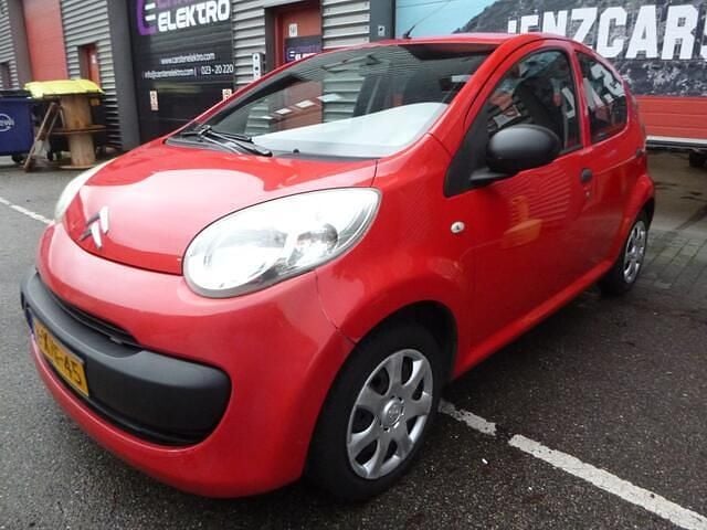 Rood Occasion 2006 Citroën C1 Hatchback | € 997 (Eerlijke prijs) - Afbeelding 1/4