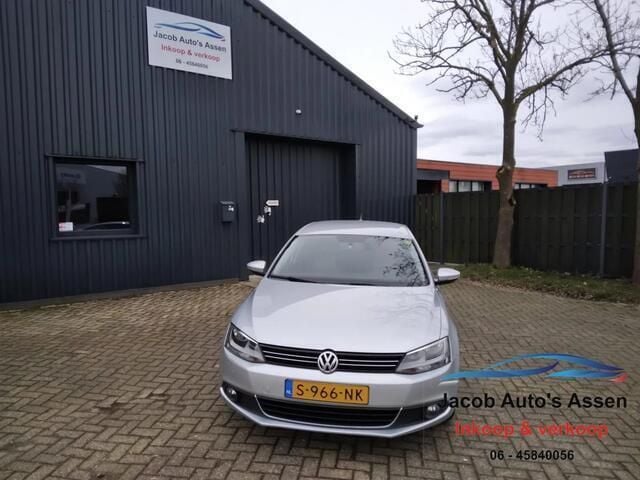 Grijs Gebruikt 2012 VW Jetta Highline Sedan | € 8.999 (Duur) - Afbeelding 1/4