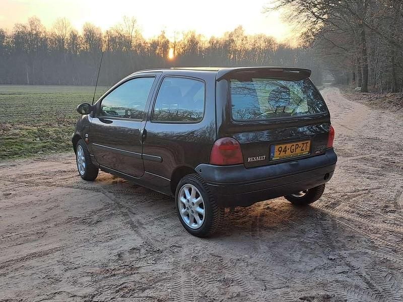 Zwart Occasion 2001 Renault Twingo Hatchback | € 750 (Eerlijke prijs) - Afbeelding 1/4