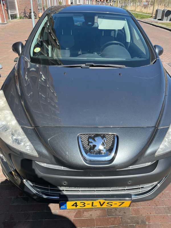 Grijs Gebruikt 2010 Peugeot 308 MPV | € 3.700 (Eerlijke prijs) - Afbeelding 1/4