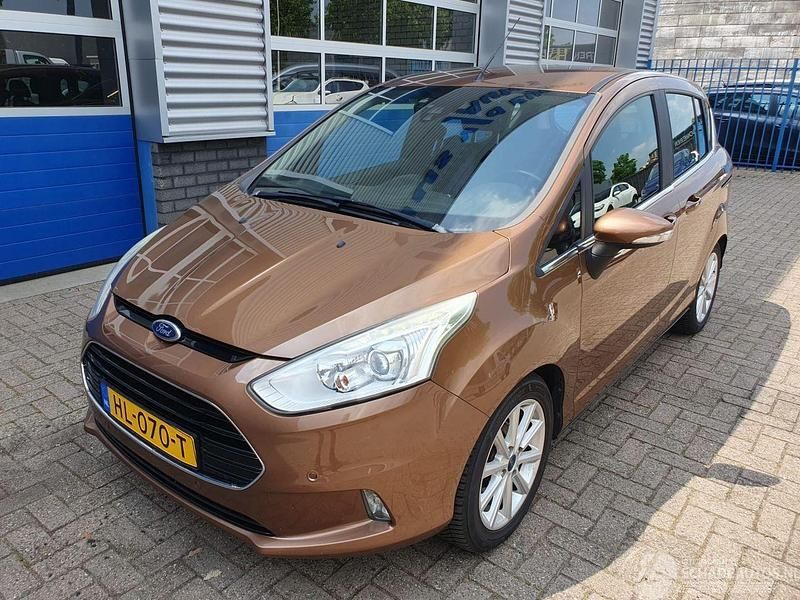 Bruin Occasion 2015 Ford B-MAX Titanium MPV | € 2.650 (Super prijs) - Afbeelding 1/4