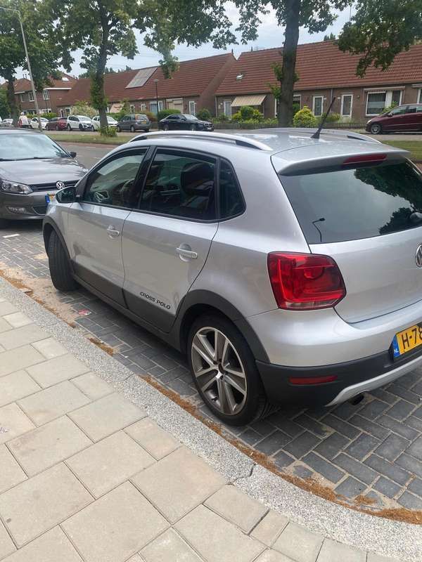 Grijs Gebruikt 2011 VW Polo Cross Hatchback | € 5.200 (Goede deal) - Afbeelding 1/4