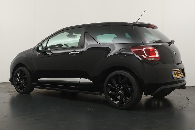 Occasion DS Automobiles DS3 Connected Chic 110 PK (80 kW) 2019 Zwart Hatchback