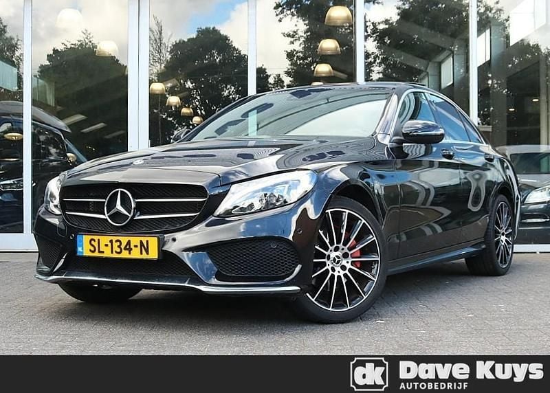 Zwart Gebruikt 2018 Mercedes C180 AMG line Sedan | € 24.950 (Eerlijke prijs) - Afbeelding 1/4