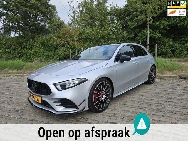 Grijs Gebruikt 2019 Mercedes A45 AMG AMG Hatchback | € 30.950 - Afbeelding 1/4