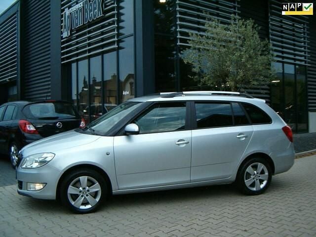 Grijs Gebruikt 2014 Skoda Fabia Drive Stationwagen | € 7.300 (Eerlijke prijs) - Afbeelding 1/4