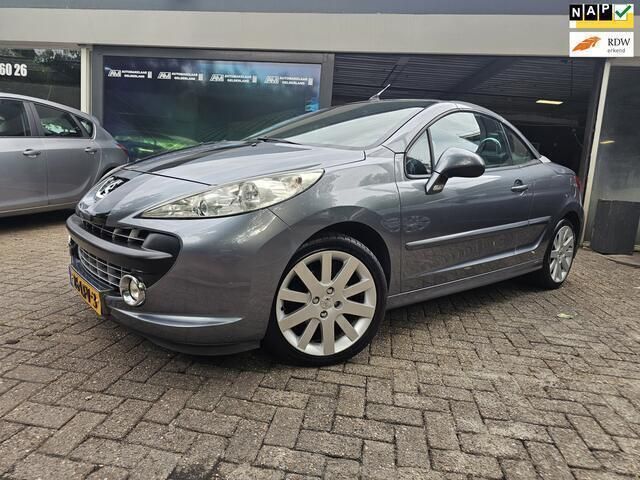 Grijs, metallic lak Gebruikt 2009 Peugeot 207 CC Sport Cabriolet | € 5.450 (Iets duurder) - Afbeelding 1/4