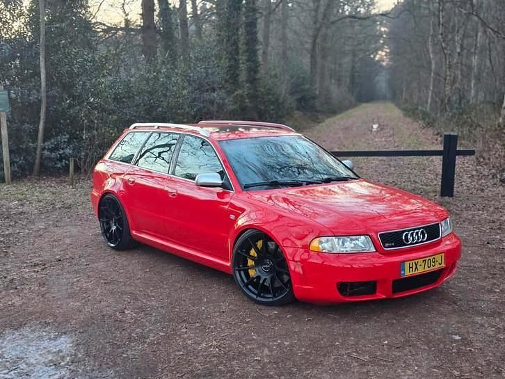Occasion Audi RS4 540 PK (397 kW) 2001 Rood Stationwagen
