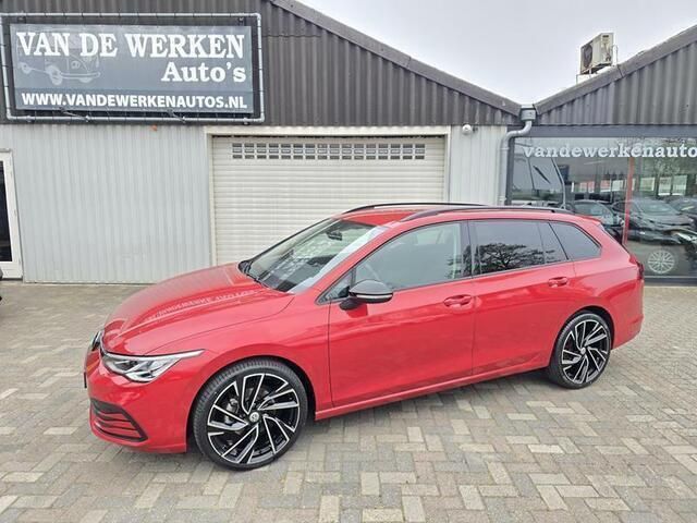 Rood Gebruikt 2022 VW Golf VIII Style Stationwagen | € 23.950 (Eerlijke prijs) - Afbeelding 1/4
