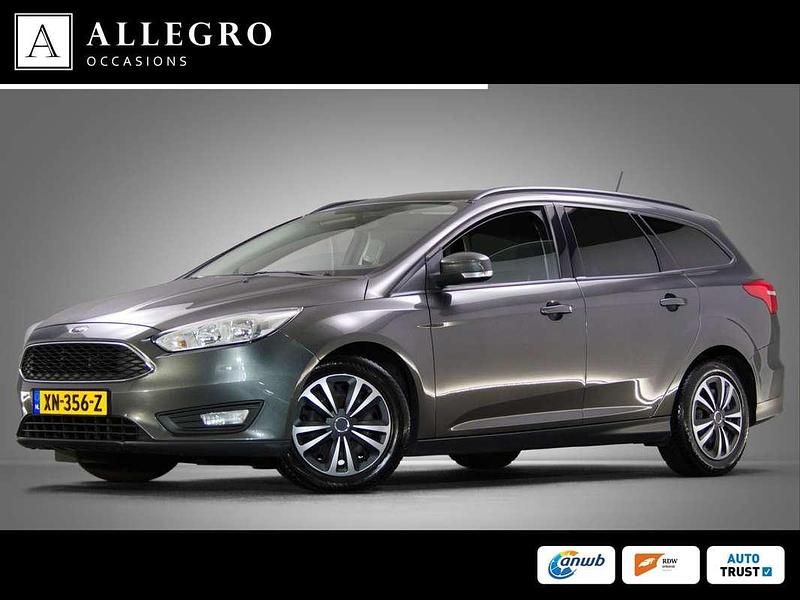 Grijs Gebruikt 2018 Ford Focus ST-Line Stationwagen | € 9.945 (Super prijs) - Afbeelding 1/4