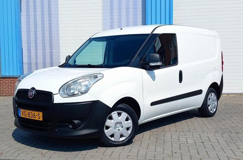 Wit Gebruikt 2014 Fiat Doblò MPV | € 3.750 (Iets duurder) - Afbeelding 1/4