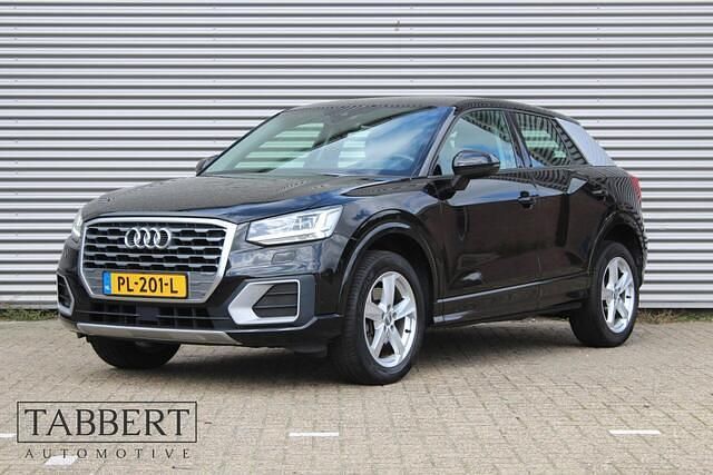 Zwart Gebruikt 2016 Audi Q2 Design SUV | € 16.745 (Eerlijke prijs) - Afbeelding 1/4