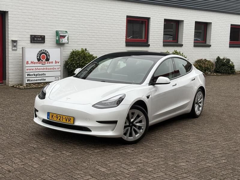 Wit Gebruikt 2021 Tesla Model 3 Standard Range Sedan | € 23.950 (Iets duurder) - Afbeelding 1/4