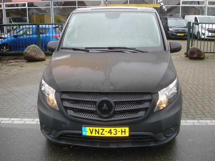 Occasion Mercedes Vito 114 PK (83 kW) 2017 Zwart (metallic) Van