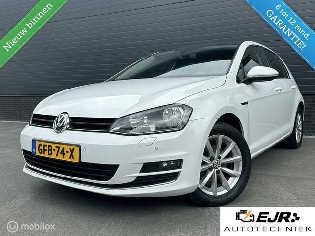 Wit Gebruikt 2015 VW Golf VII LOUNGE Hatchback | € 12.450 (Eerlijke prijs) - Afbeelding 1/4