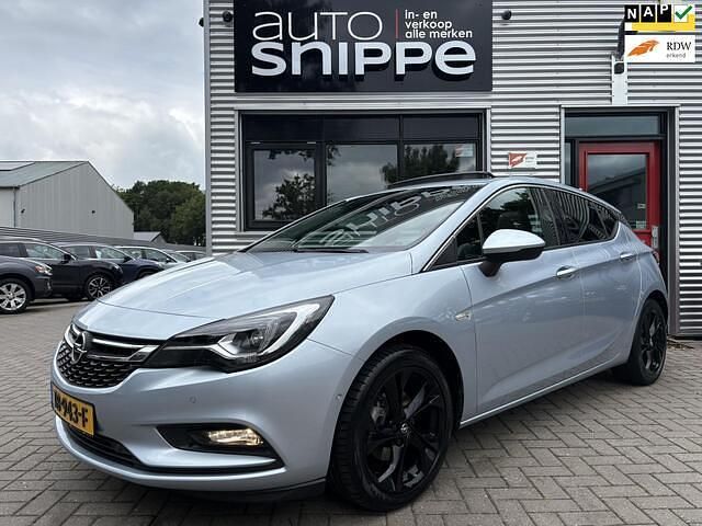 Grijs Gebruikt 2018 Opel Astra Innovation Hatchback | € 14.950 (Iets duurder) - Afbeelding 1/4