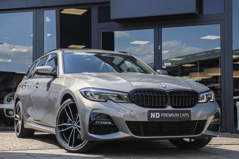 Grijs Gebruikt 2022 BMW 320e Executive Stationwagen | € 39.990 (Eerlijke prijs) - Afbeelding 1/4