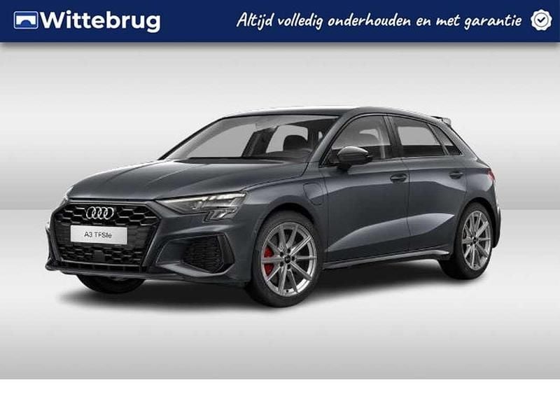 Grijs Gebruikt 2021 Audi A3 Sportback e-tron Competition Hatchback | € 32.950 (Eerlijke prijs) - Afbeelding 1/2