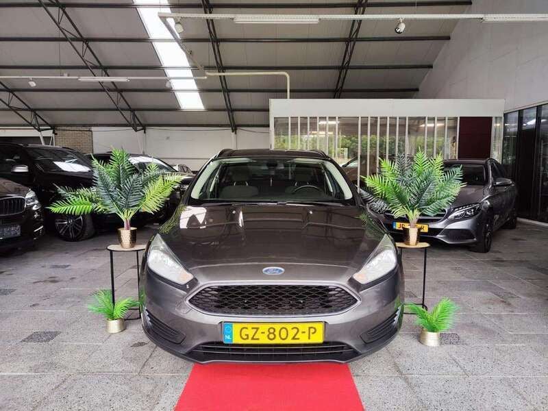 Grijs Gebruikt 2015 Ford Focus Stationwagen | € 3.999 (Iets duurder) - Afbeelding 1/3