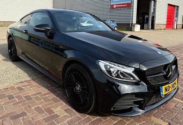 Zwart Gebruikt 2017 Mercedes C250 Ambition Coupé | € 19.950 (Goede deal) - Afbeelding 1/4