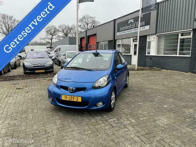 Blauw Gebruikt 2009 Toyota Aygo Hatchback | € 2.675 (Eerlijke prijs) - Afbeelding 1/4