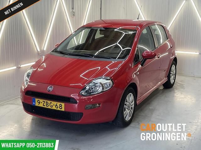 Rood Occasion 2014 Fiat Punto Evo Street Hatchback | € 3.490 (Eerlijke prijs) - Afbeelding 1/3