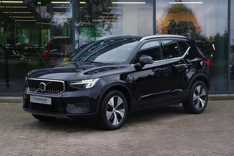 Zwart Gebruikt 2023 Volvo XC40 Inscription SUV | € 31.750 (Super prijs) - Afbeelding 1/4
