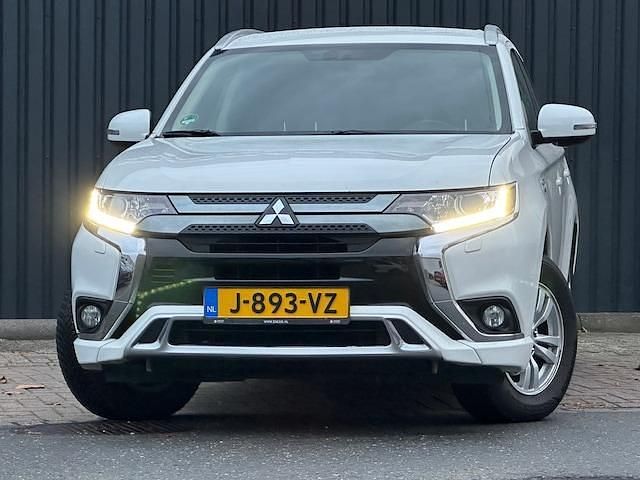 Occasion Mitsubishi Outlander P-HEV 135 PK (99 kW) 2020 Wit SUV