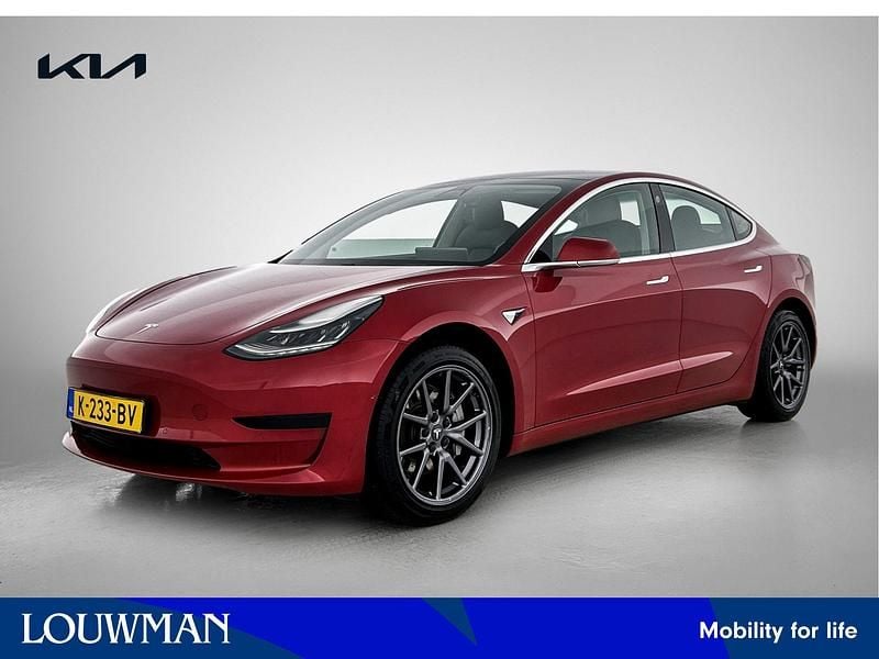 Rood Occasion 2020 Tesla Model 3 Standard Range Sedan | € 19.695 (Goede deal) - Afbeelding 1/4