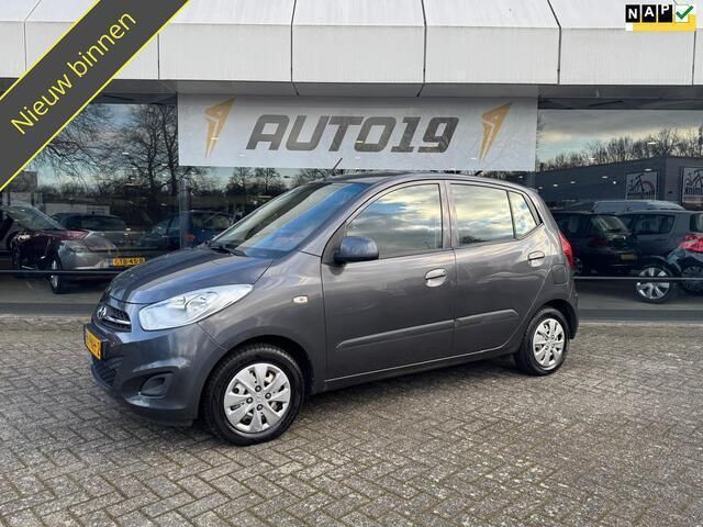 Grijs Gebruikt 2011 Hyundai i10 Hatchback | € 2.919 (Eerlijke prijs) - Afbeelding 1/3