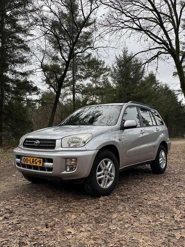 Grijs Occasion 2003 Toyota RAV4 SUV | € 4.750 (Eerlijke prijs) - Afbeelding 1/4
