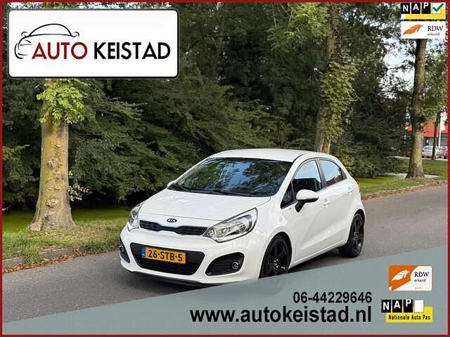 Wit Gebruikt 2011 Kia Rio Plus Hatchback | € 4.450 (Eerlijke prijs) - Afbeelding 1/4