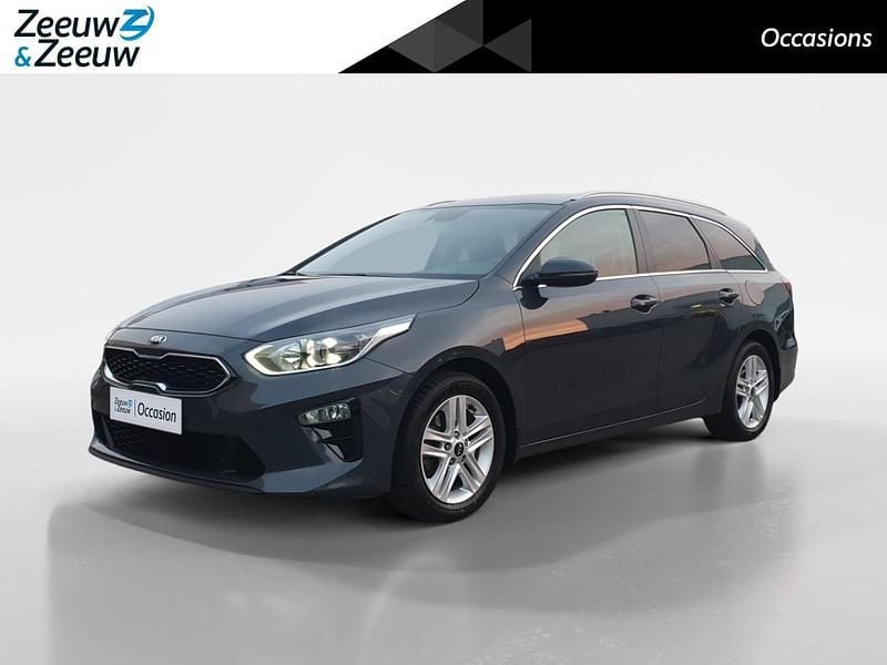 Grijs Occasion 2024 Kia Ceed Comfort Hatchback | € 16.440 (Super prijs) - Afbeelding 1/4