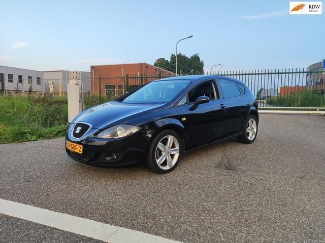 Zwart Gebruikt 2008 Seat Leon Hatchback | € 1.499 (Eerlijke prijs) - Afbeelding 1/4