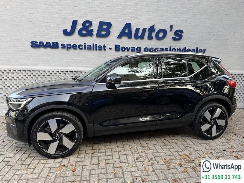 Zwart Gebruikt 2022 Volvo XC40 Inscription SUV | € 31.950 (Eerlijke prijs) - Afbeelding 1/4