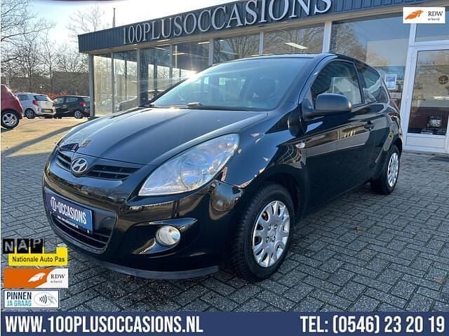 Zwart Occasion 2010 Hyundai i20 Hatchback | € 3.250 (Eerlijke prijs) - Afbeelding 1/4