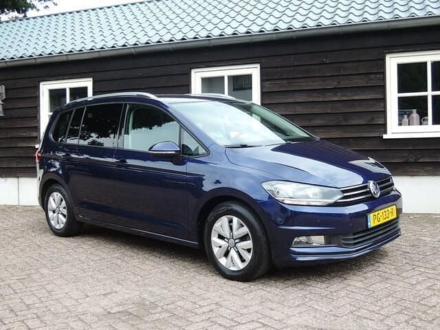 Blauw Gebruikt 2017 VW Touran Comfortline MPV | € 14.950 (Eerlijke prijs) - Afbeelding 1/4