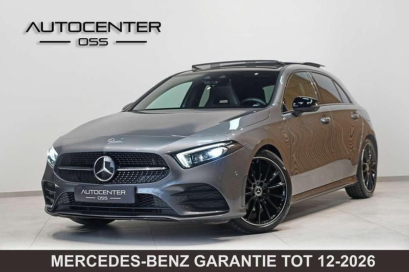 Grijs Gebruikt 2020 Mercedes A200 AMG Hatchback | € 30.945 (Duur) - Afbeelding 1/4