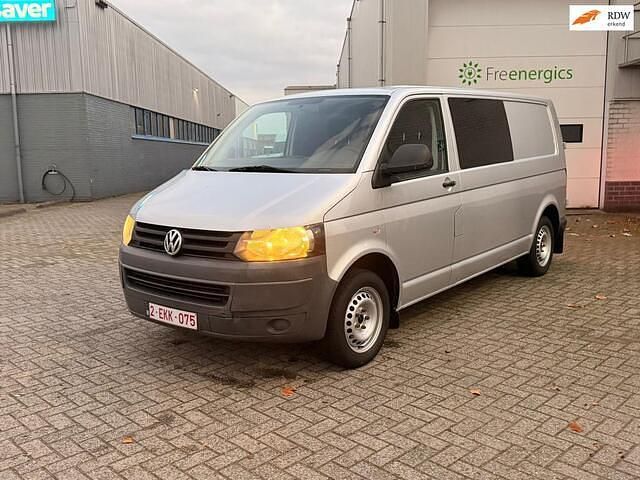 Zilver (metallic) Gebruikt 2012 VW T5 Trendline Van | € 4.500 - Afbeelding 1/4