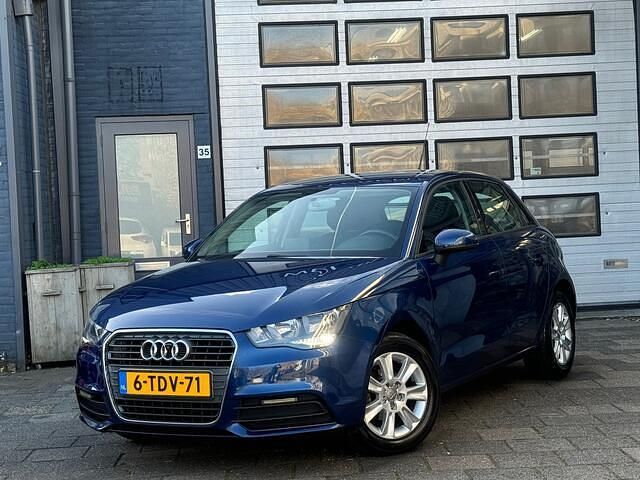 Blauw Occasion 2014 Audi A1 Sportback Attraction Hatchback | € 10.495 (Eerlijke prijs) - Afbeelding 1/4