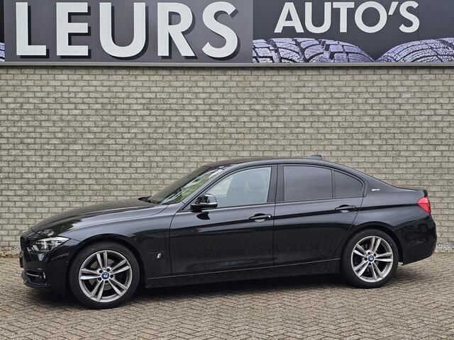 Zwart Gebruikt 2018 BMW 330 Executive Sedan | € 23.450 (Goede deal) - Afbeelding 1/4