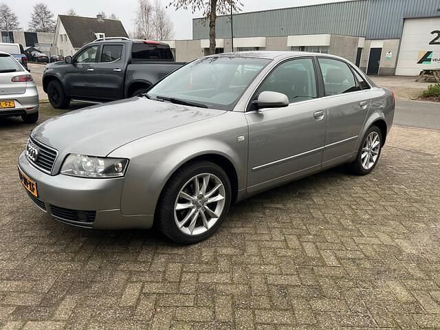 Grijs Occasion 2004 Audi A4 Proline Sedan | € 2.250 (Eerlijke prijs) - Afbeelding 1/4